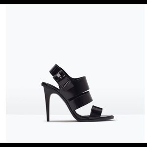 Zara TRF Sandalia Tacon